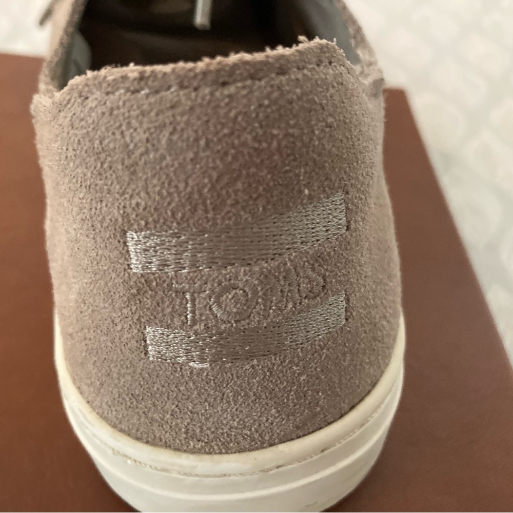 Sneakers - Picture 4 of 4